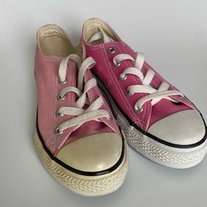 Kids pink converse